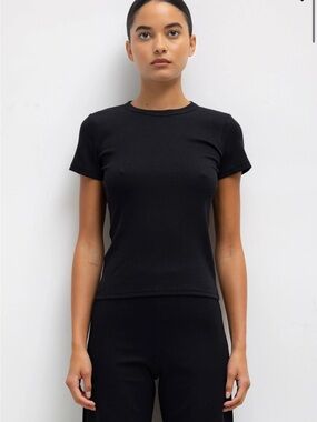 LESET Kelly Slim Fit Tee nwot| Small